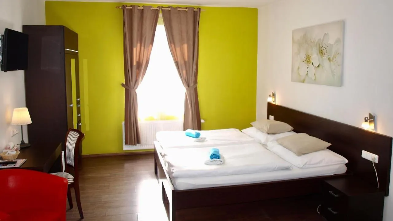Pension Village Karlovy Vary 3*,